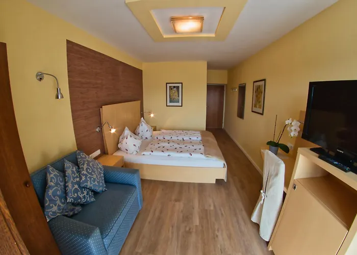 Pensionat Carinthia 3*